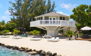 Topsider pedestal home on the beach