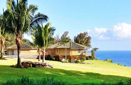 Topsider double-pedestal oceanfront home with garage on the Big Island of Hawaii
