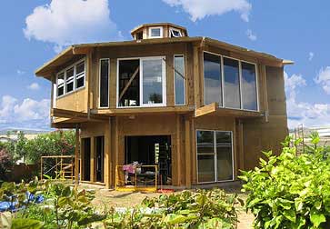 The right building materials such as treated lumber, galvanized and stainless steel fasteners, together with siding materials impervious to insects & the tropical climate make this Kauai house low-maintenance.