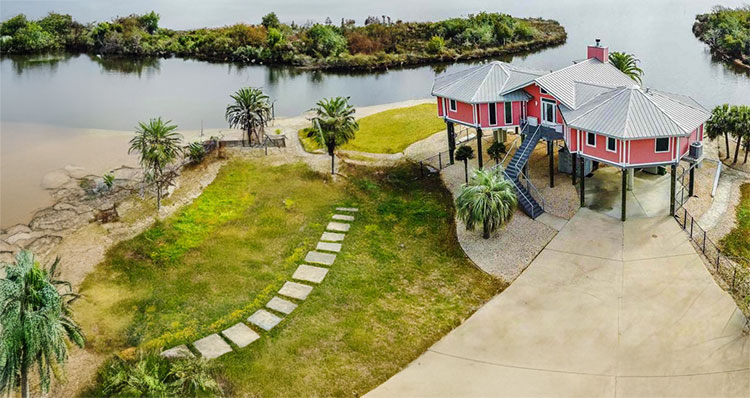 Topsider elevated piling homes on the Mississippi Gulf Coast 