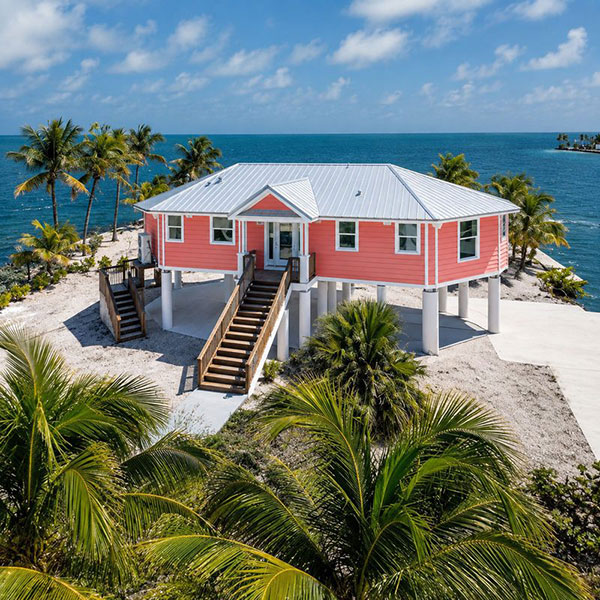 Elevated Topsider piling home in Big Pine Key, Florida